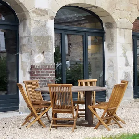 Les Tournelles - D'hotes Bed & Breakfast 3*